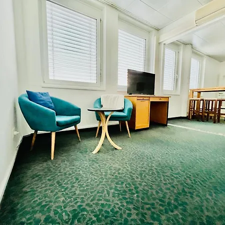 Kobra Fuer 4 Personen *